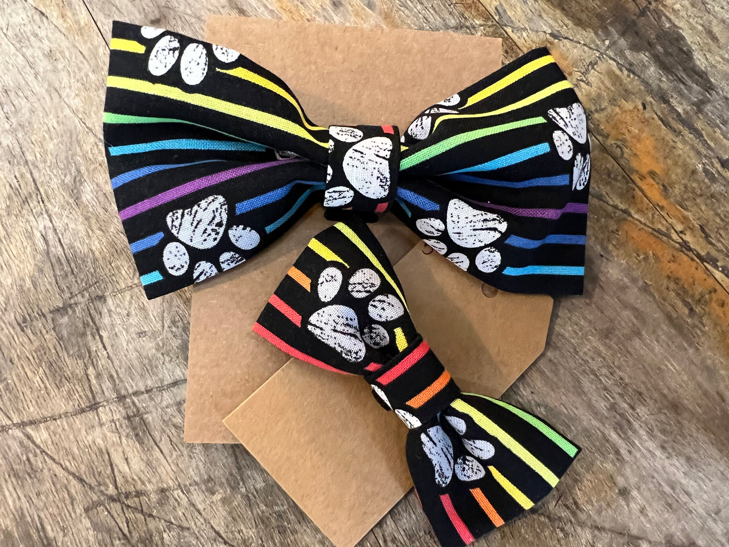 Alfred's Bows "Paws & Stripes" Medium Bow