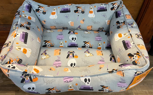 Spooky Cuddler 25" X 21" X 9" Dog Bed