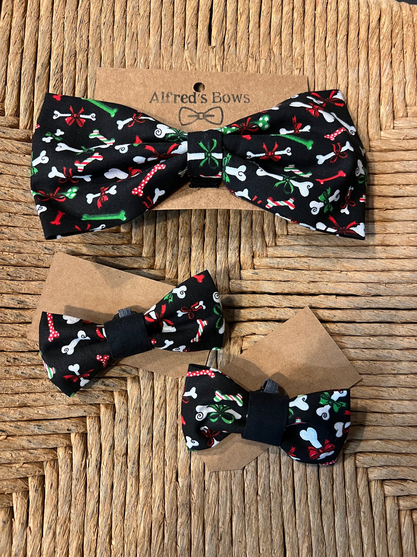 Alfred's Bows "Christmas Bones" Tiny Bow